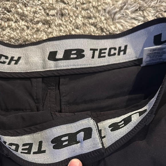 Black Cargo Pants with Classic Straight-Leg Cut - Picture 2 of 3